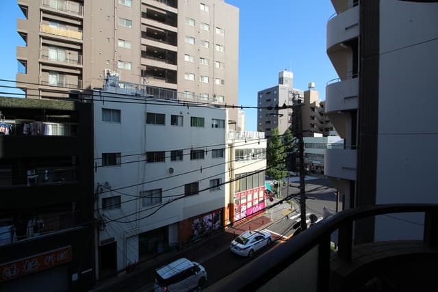 Room image 8