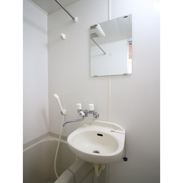 Room image 8