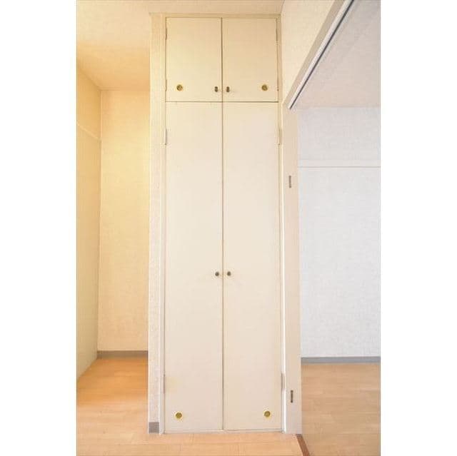 Room image 16
