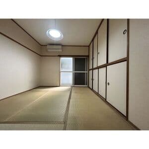 Room image 11