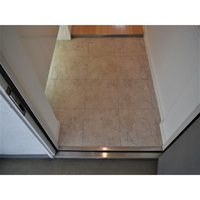 Room image 13