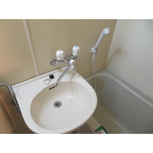 Room image 15