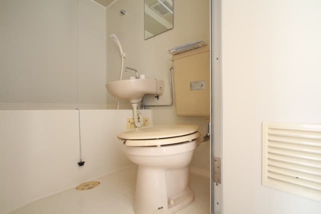 Room image 10