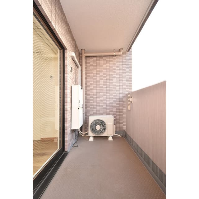 Room image 9