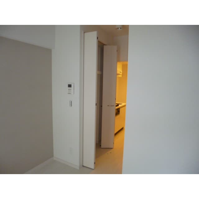 Room image 15