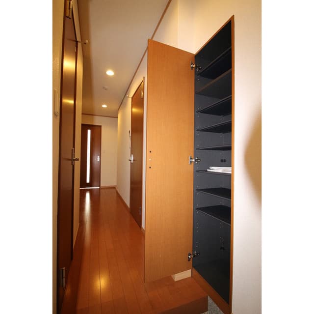 Room image 13