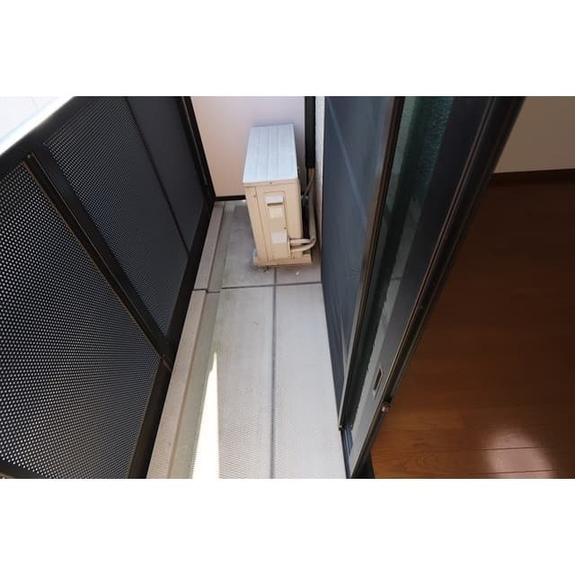 Room image 10