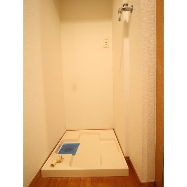 Room image 15