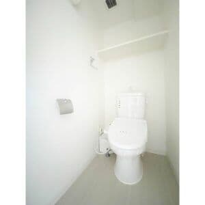 Room image 16