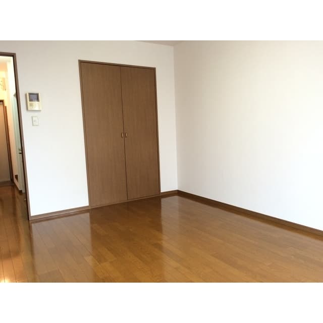 Room image 14