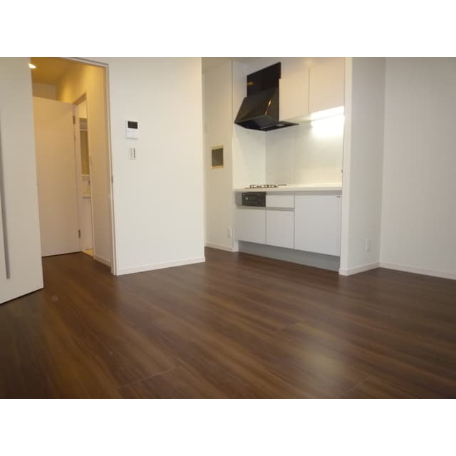 Room image 8