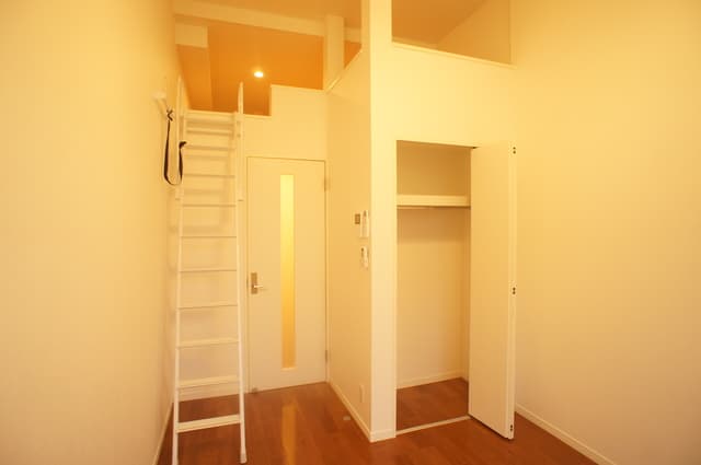 Room image 16