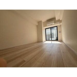 Room image 12