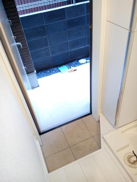 Room image 8