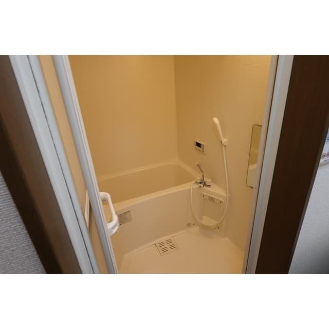 Room image 9