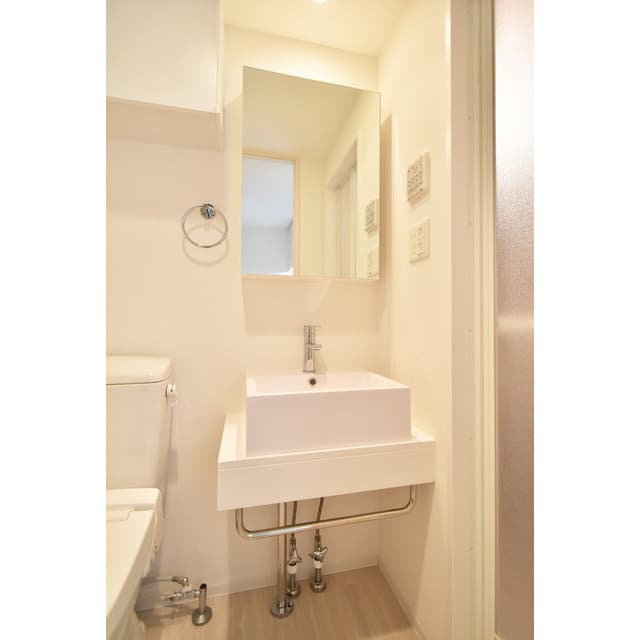 Room image 12