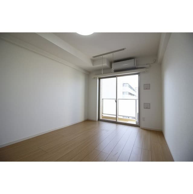 Room image 14