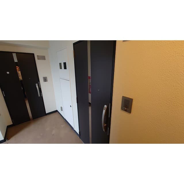 Room image 15
