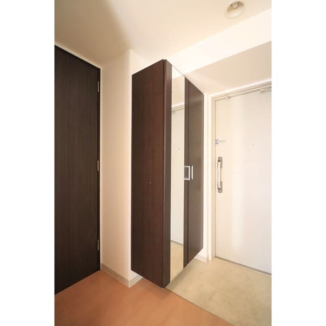 Room image 16