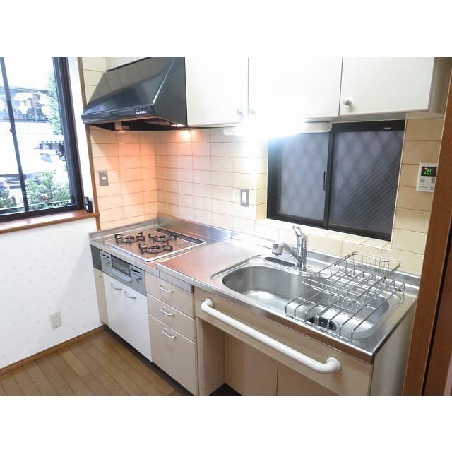 Room image 8