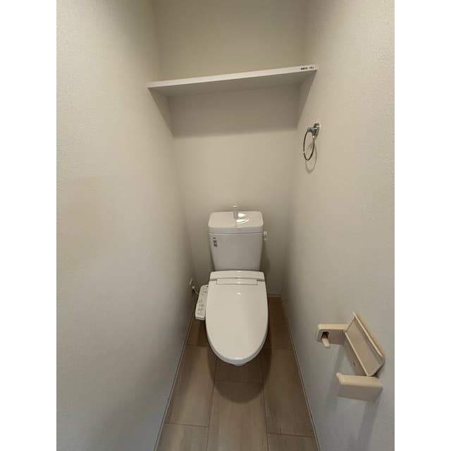 Room image 8