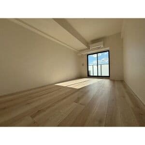 Room image 12