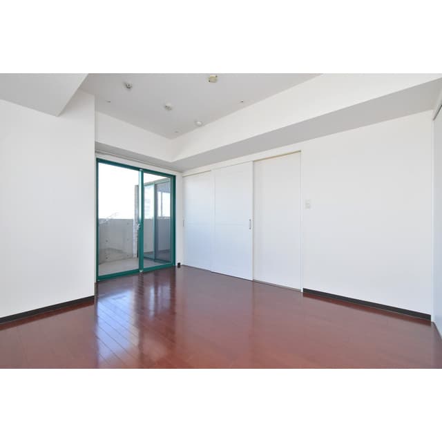 Room image 16