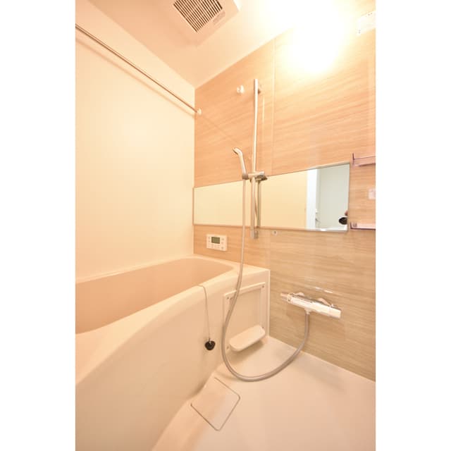 Room image 11