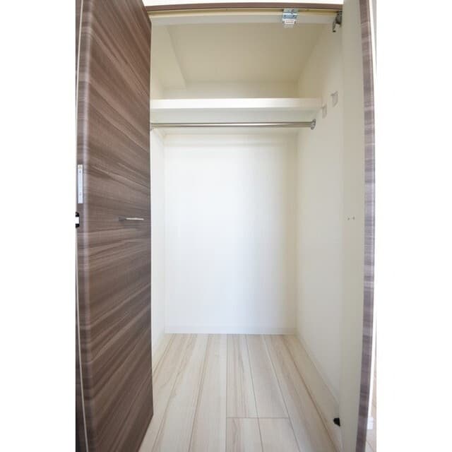 Room image 16