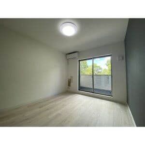 Room image 11