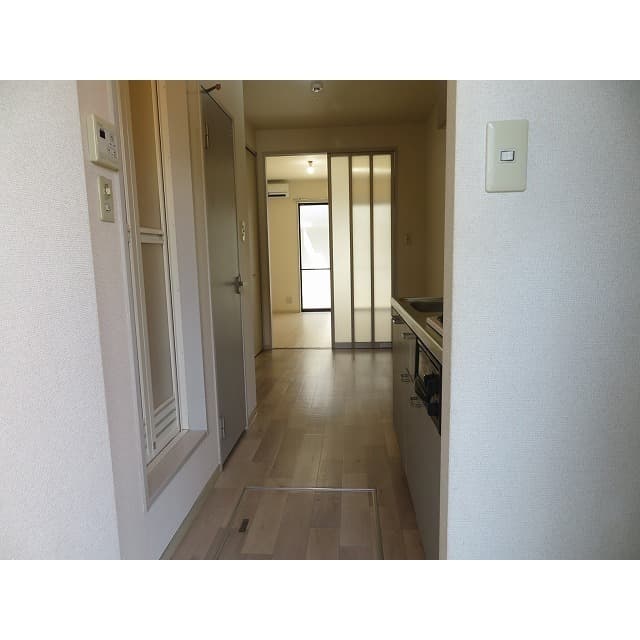 Room image 16