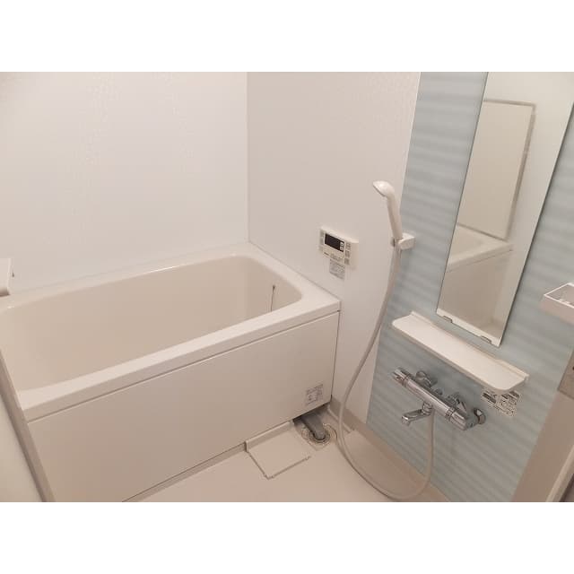 Room image 10