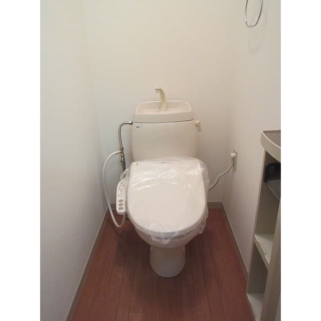 Room image 10
