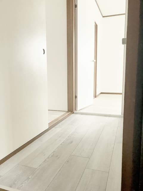 Room image 16