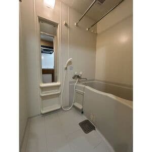 Room image 10