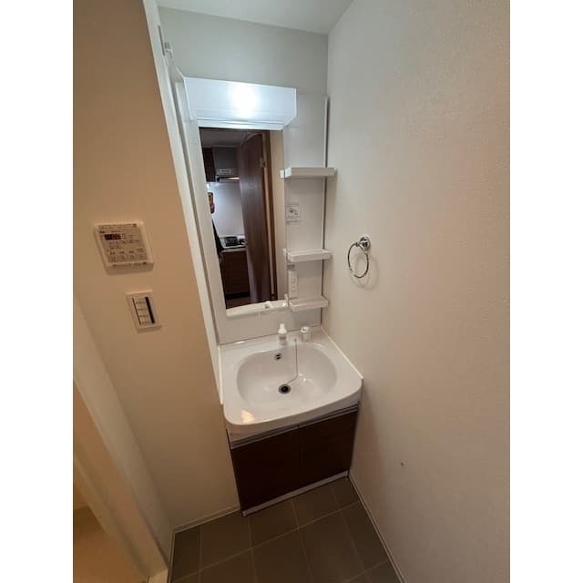 Room image 9