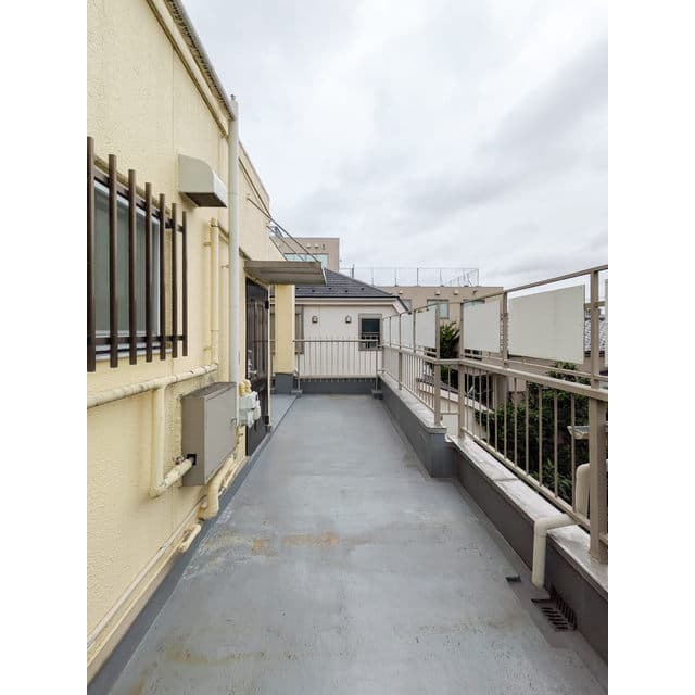 Room image 15