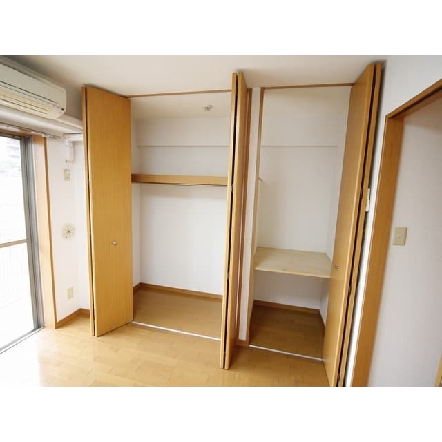 Room image 16