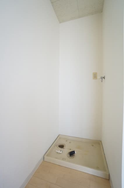 Room image 16