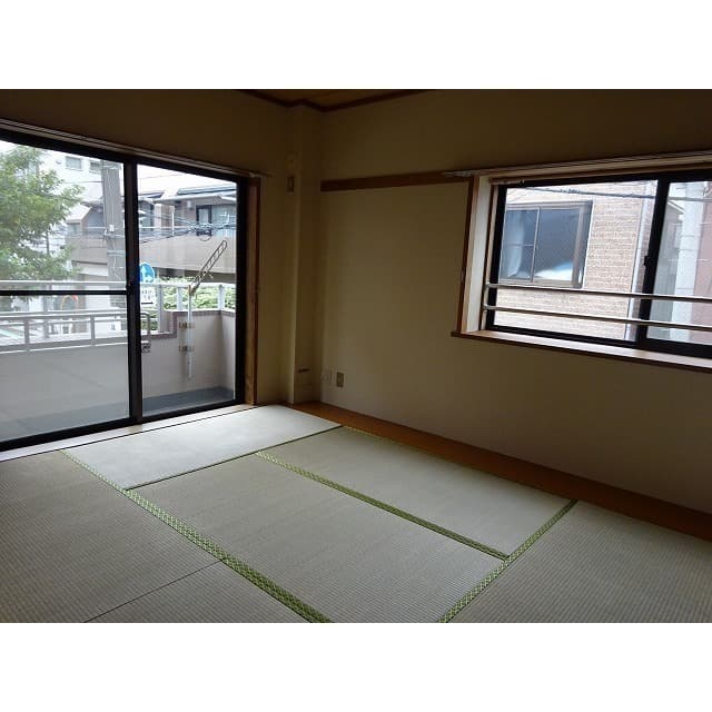 Room image 14