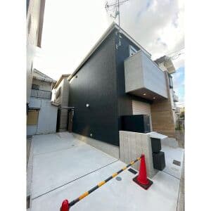 Main exterior of Anshin+VieM Takawashi 13-1022 (garage house)