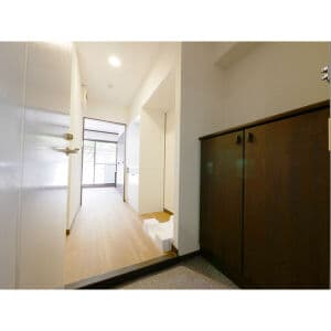 Room image 12