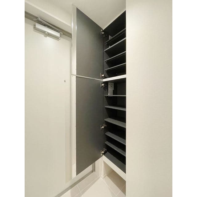 Room image 13