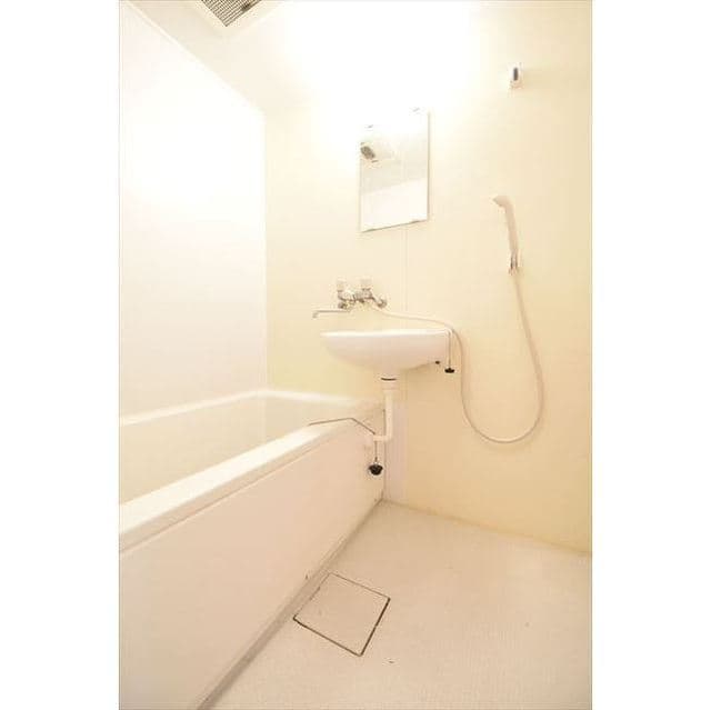 Room image 12