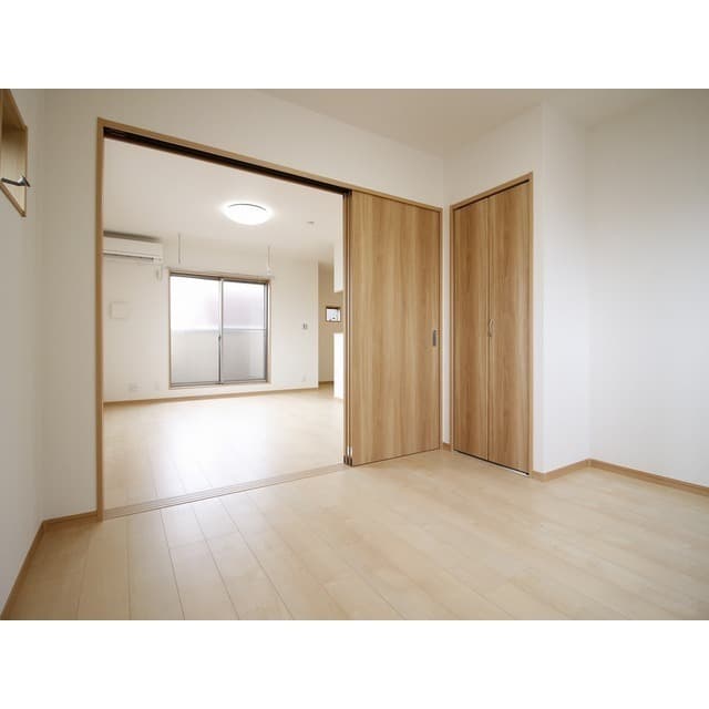 Room image 16