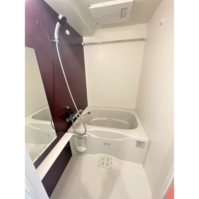 Room image 10