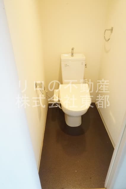 Room image 9