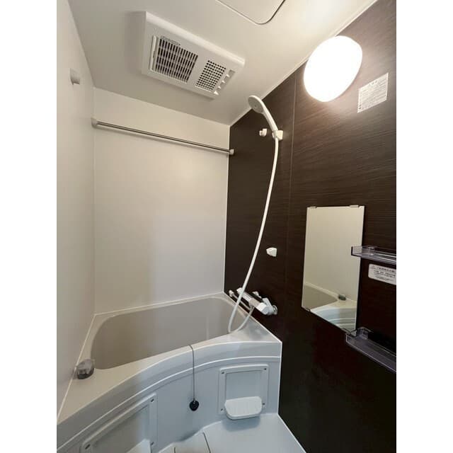 Room image 14