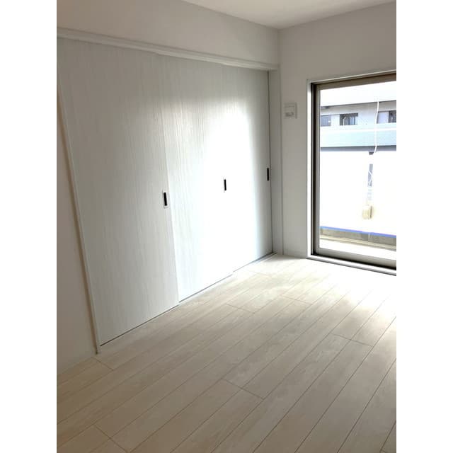 Room image 9