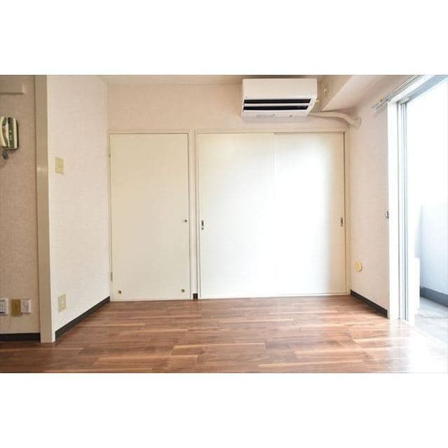 Room image 15